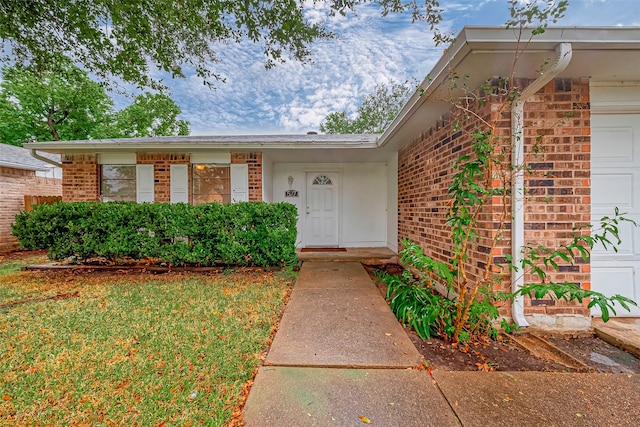 view of front of house featuring a front yard