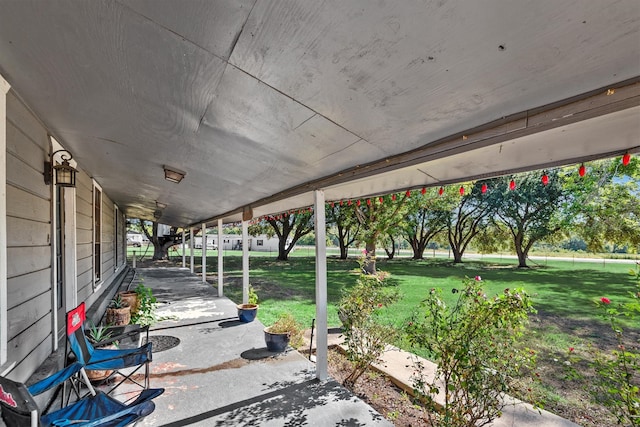 view of patio / terrace with covered porch