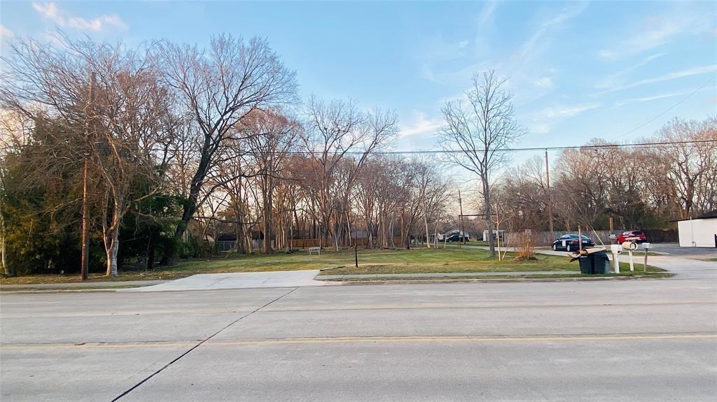 000 Massey Tompkins Rd, Baytown, TX 77521