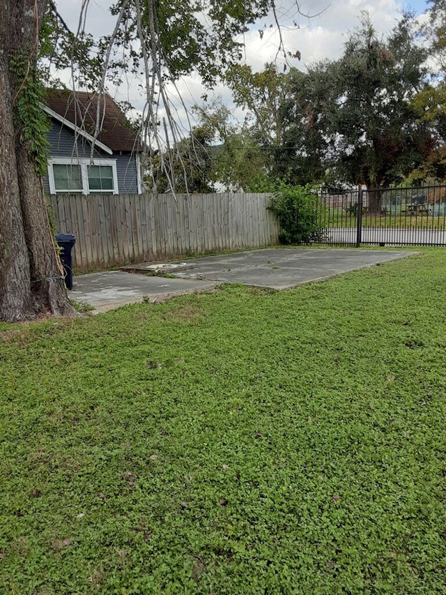 Listing photo 3 for 5213 Lyons Ave, Houston TX 77020