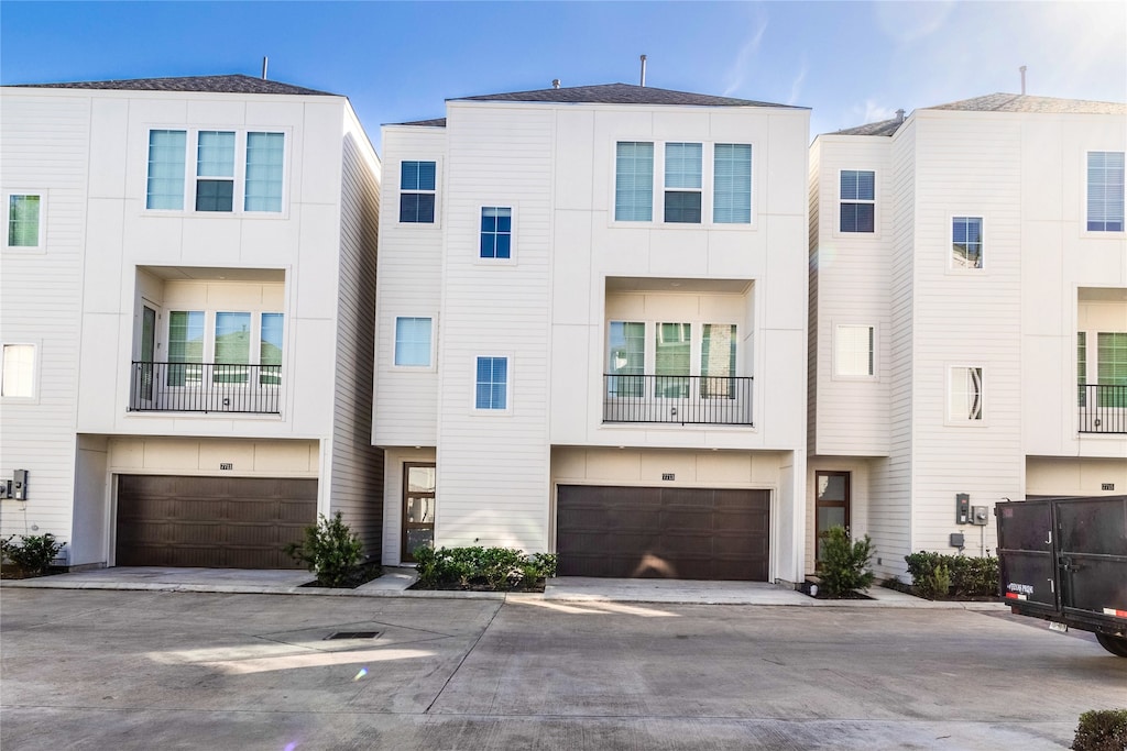 view of townhome / multi-family property