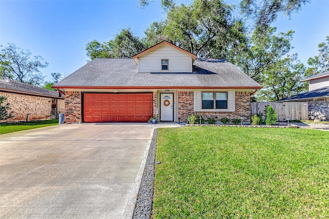 view of front of home featuring a front yard