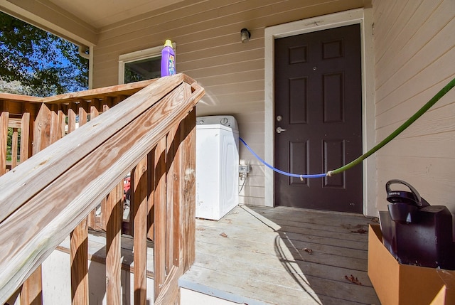 doorway to property with washer / dryer