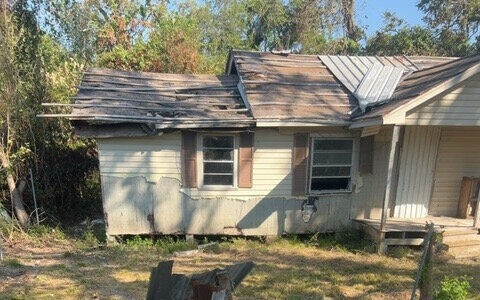 view of side of property