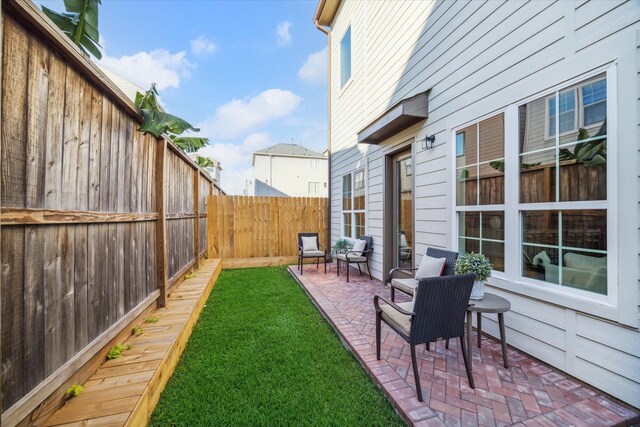 view of yard with a patio area