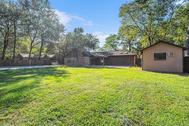 view of yard featuring a patio area