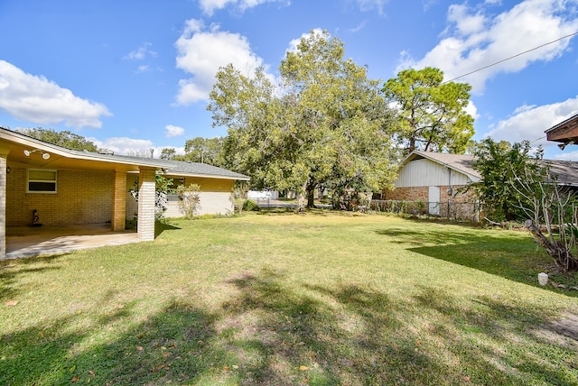 view of yard featuring a patio