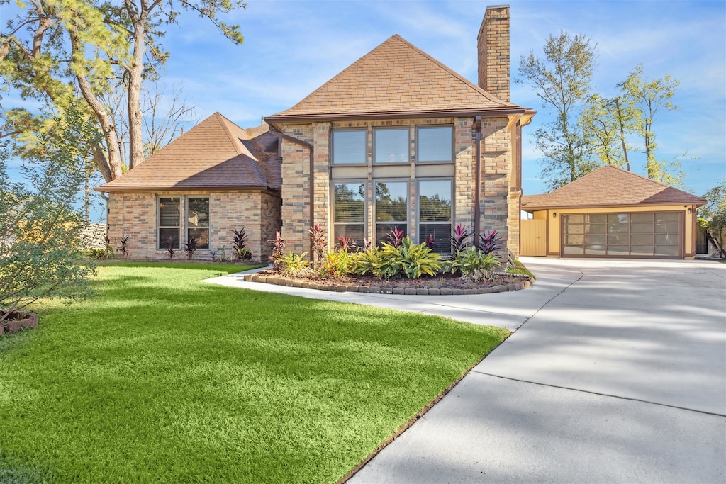 view of front of house with a front lawn