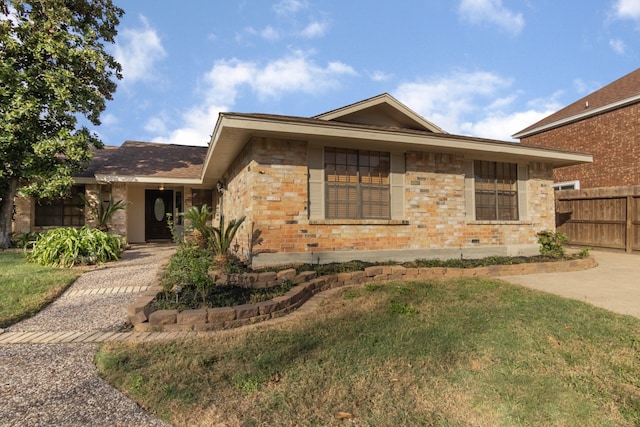 view of front facade with a front lawn