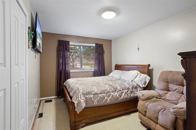 bedroom with a closet