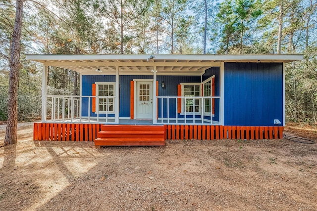 view of front of home with covered porch