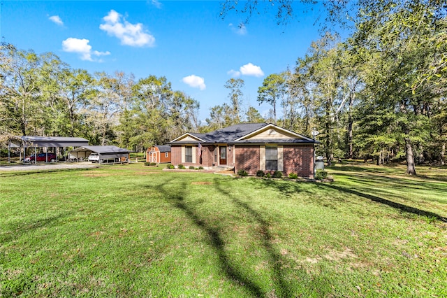 view of front of property featuring a front lawn and a carport