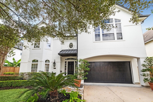 view of front facade featuring a garage