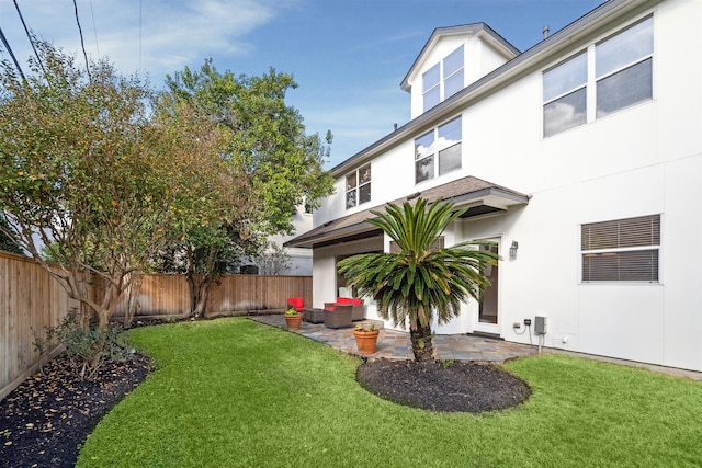 view of yard with a patio