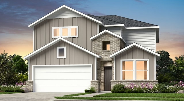 view of front facade with a garage