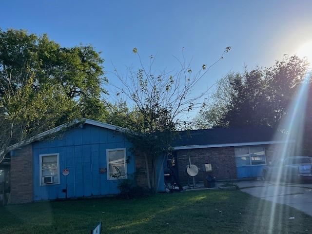 421 Ridgecrest Dr, Port Lavaca, TX 77979 - photo 1