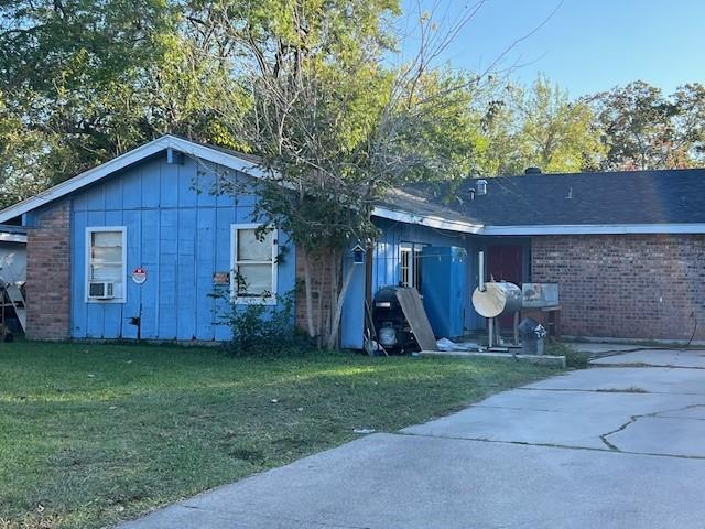 421 Ridgecrest Dr, Port Lavaca, TX 77979 - photo 3