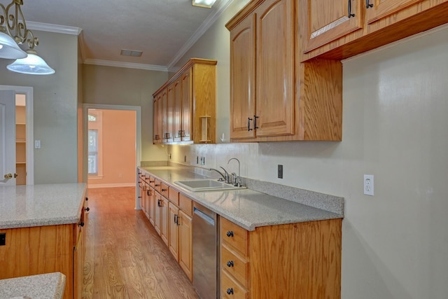 kitchen featuring sink, dishwasher, light hardwood / wood-style flooring, crown molding, and decorative light fixtures