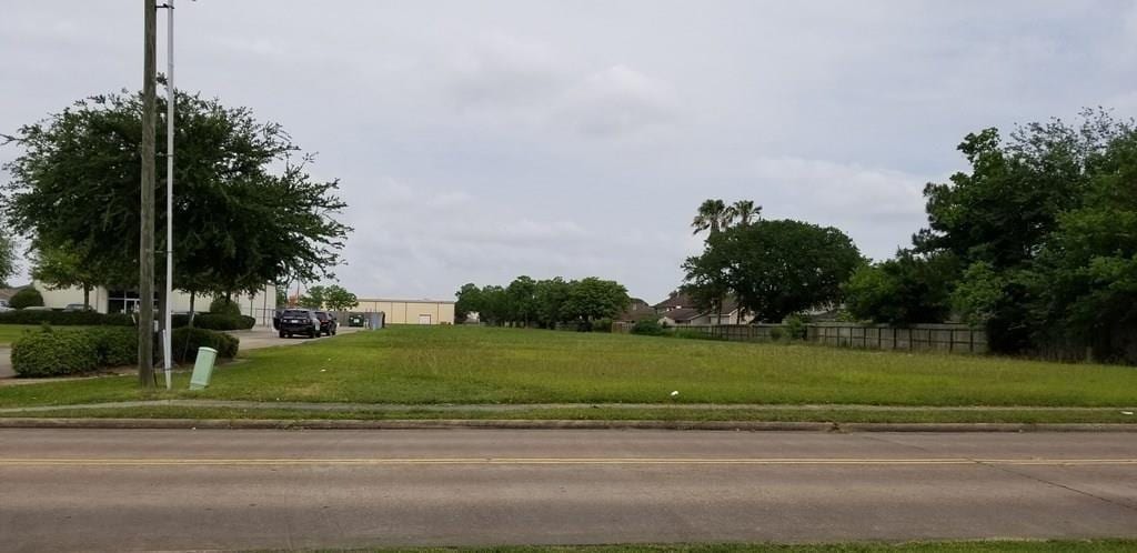 3637 Watters Rd, Pasadena, TX 77504