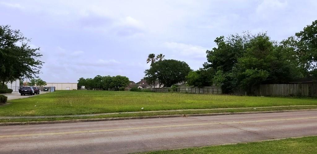 3637 Watters Rd, Pasadena, TX 77504