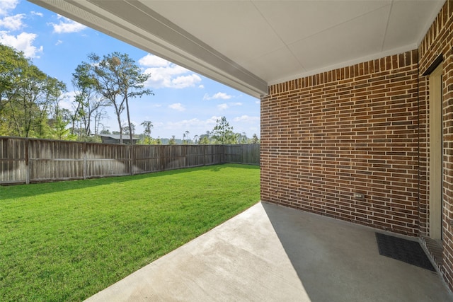 view of yard featuring a patio