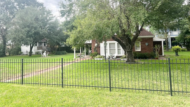 614 Clear Lake Rd, Kemah, TX 77565 - view of yard