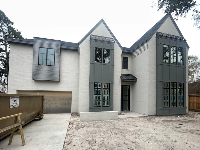 view of front facade with a garage