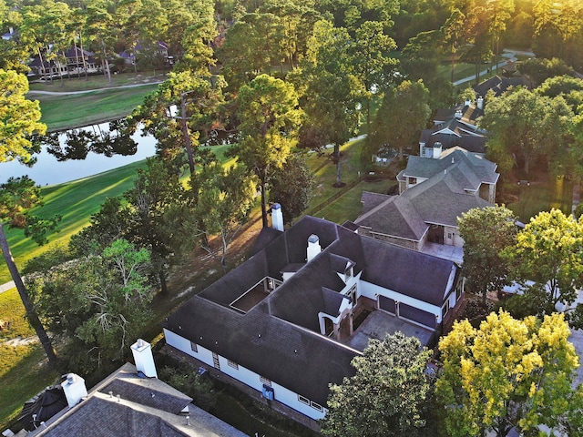 bird's eye view with a water view