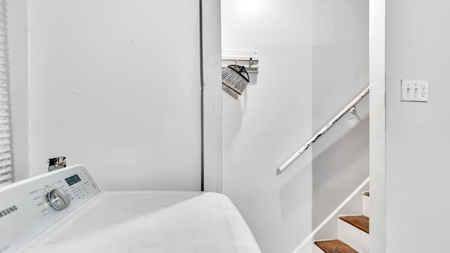 laundry room featuring washer / clothes dryer