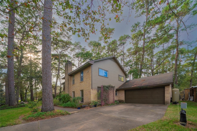 view of front facade featuring a garage