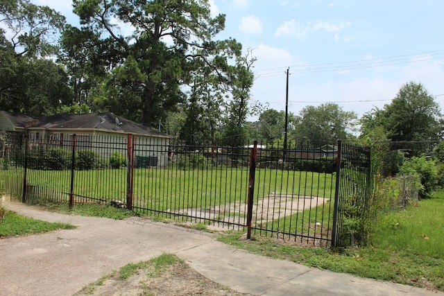 Listing photo 3 for 6310 Hartwick Rd, Houston TX 77016