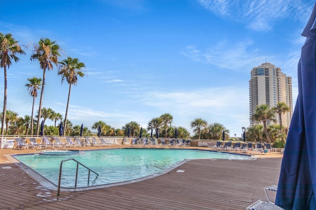 view of swimming pool