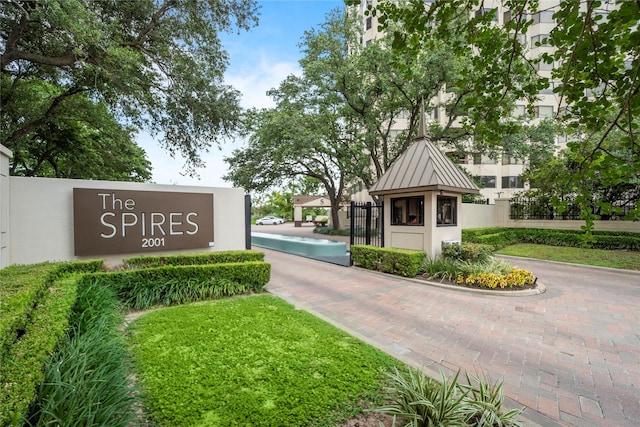2001 Holcombe Blvd Unit 705, Houston, TX 77030 - community / neighborhood sign featuring fence