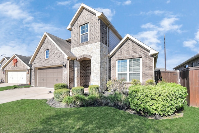 view of front of home featuring a front lawn