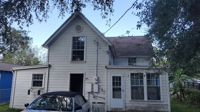 809 8th Ave N, Texas City, TX 77590 - view of front facade featuring roof with shingles