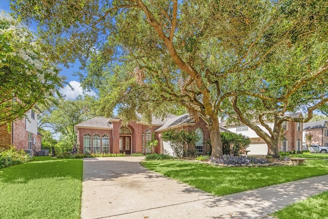 view of front of house with a front yard