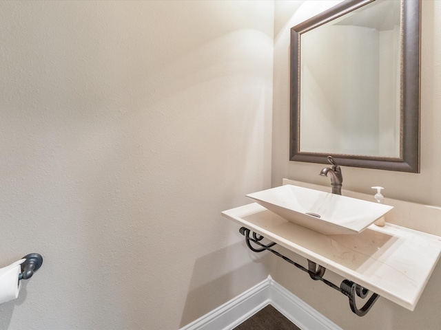 bathroom featuring sink