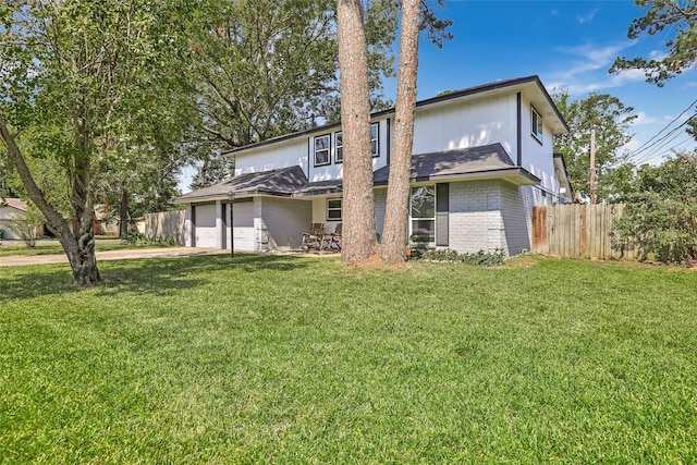 view of front facade with a front yard