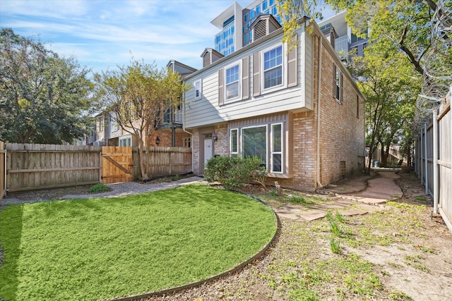 exterior space featuring a yard