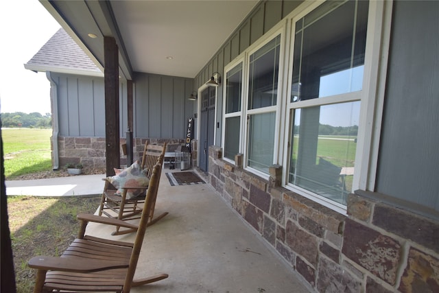 view of patio / terrace with a porch