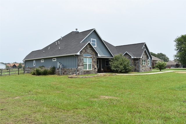 view of front of house with a front lawn