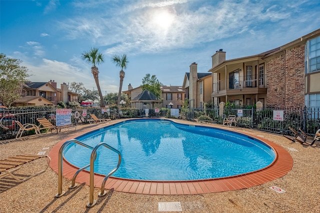 view of swimming pool