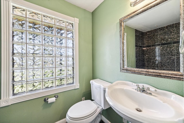 331 Surratt Dr, Houston, TX 77091 - bathroom with a sink and toilet