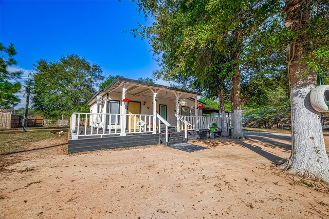 view of front of house featuring covered porch