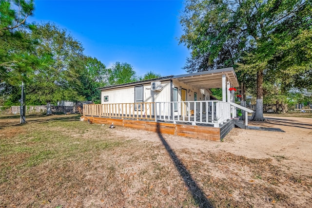 view of front of property with a front yard