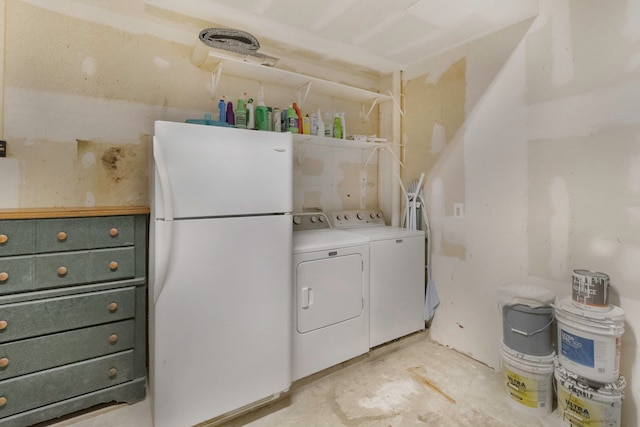 washroom featuring independent washer and dryer