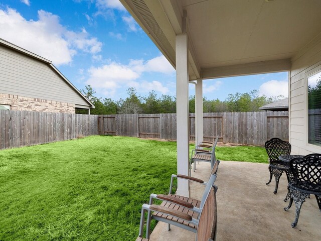 view of yard with a patio