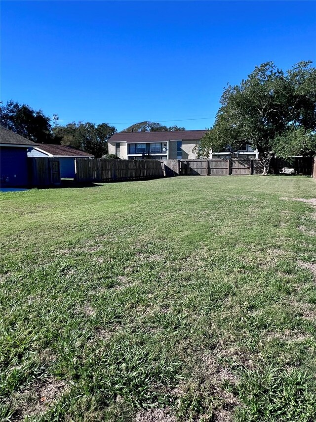 1809 E Bayshore Dr, Palacios, TX 77465 - photo 9
