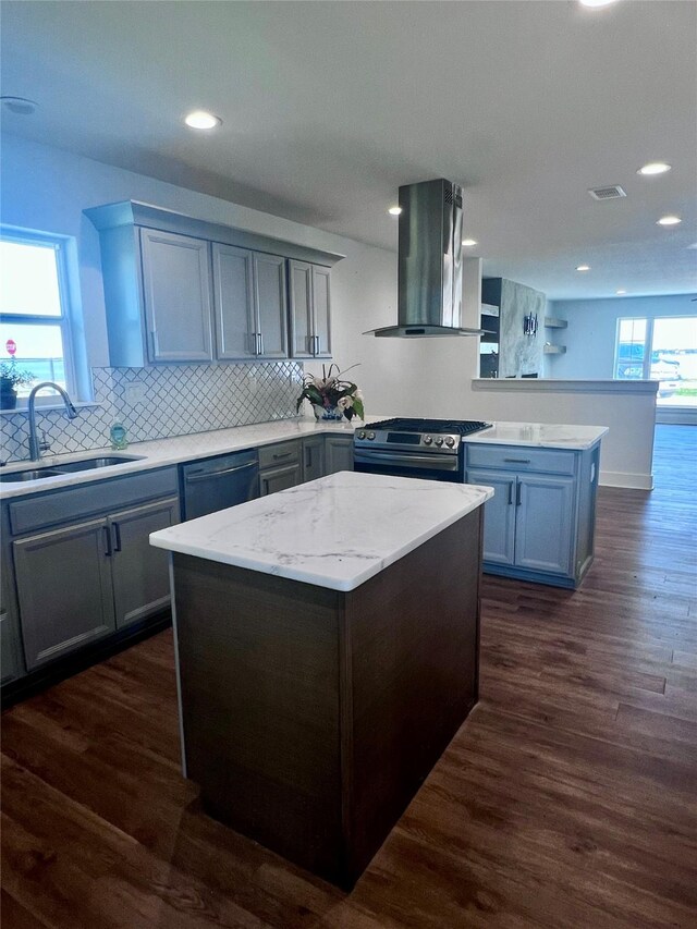 1809 E Bayshore Dr, Palacios, TX 77465 - photo 18