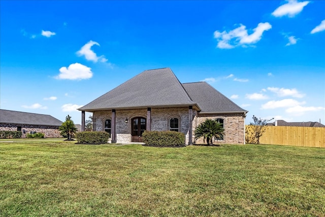 view of front of property with a front yard